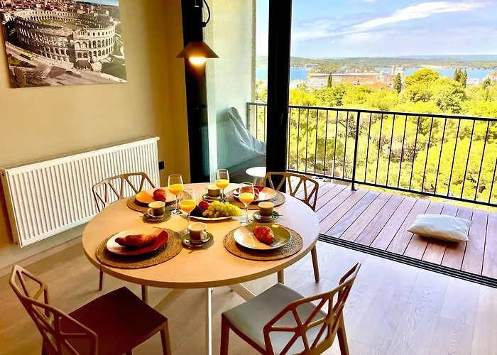 아파트 Luxury Bianco 풀라